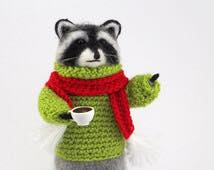 raccon-with-coffe