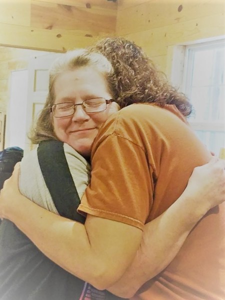 hhh retreat hugging cristal (2)